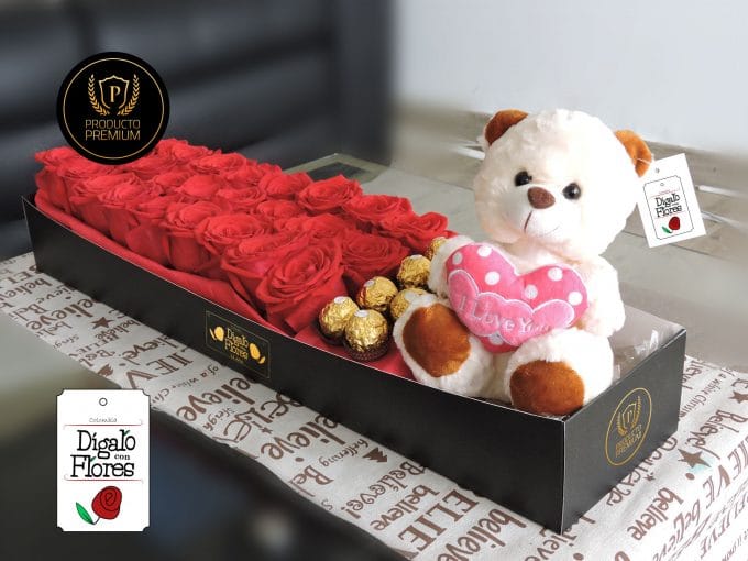 Cofre de rosas, chocolates y peluche de oso